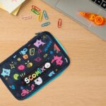 COMIX Scomix by Sio - Astuccio Scuola, Astuccio 3 Scomparti per Bambini e Ragazzi, con Set Cancelleria Incluso, 5 Etichette Adesive Portanome e Pratiche Chiusure a Zip, 20 x 13H x 7 cm, Blu - immagine 7