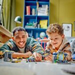 LEGO DC Batcaverna con Batman, Batgirl e The Joker, Giocattolo da Costruire con Action Figure dei Supereroi da Collezione, Giochi Creativi per Bambini e Bambine da 4 Anni con Batwing e Macchina 76272 - immagine 8