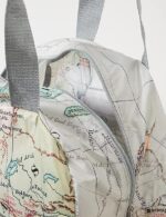Legami - Borsa da Viaggio Pieghevole, 36,5x32 cm, in Poliestere, Diventa Grande e Capiente da Aperta, Dotata di Manici e Fascia Posteriore di Fissaggio - immagine 5