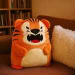 Legami - Cuscino Super Soft! Tema Tiger, Super Soffice, Idea Regalo, L 28 cm x H 42 cm x W 14 cm - immagine 5